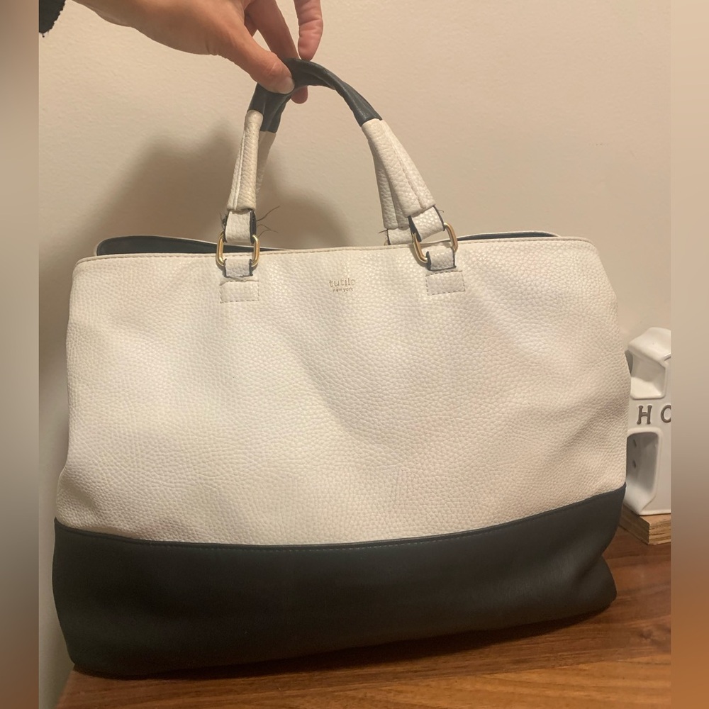 Tutilo New York hand bag